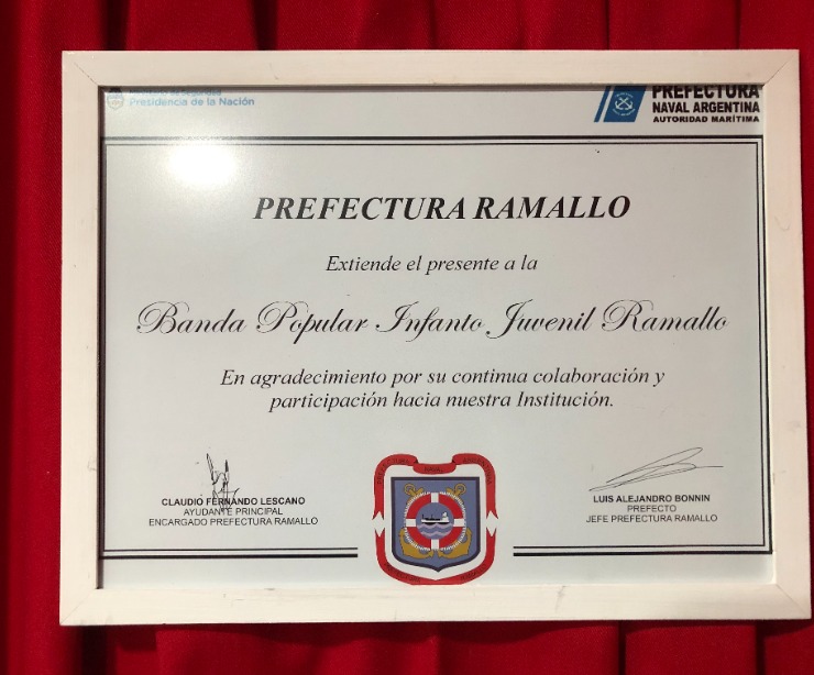 LA BANDA RECIBIÓ UN RECONOCIMIENTO POR LA PREFECTURA NAVAL ARGENTINA